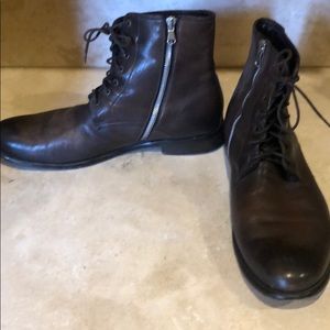 To Boot men’s boot w zipper